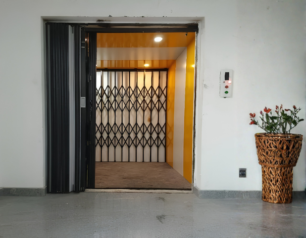 Manual Door Passenger Elevator service (1)